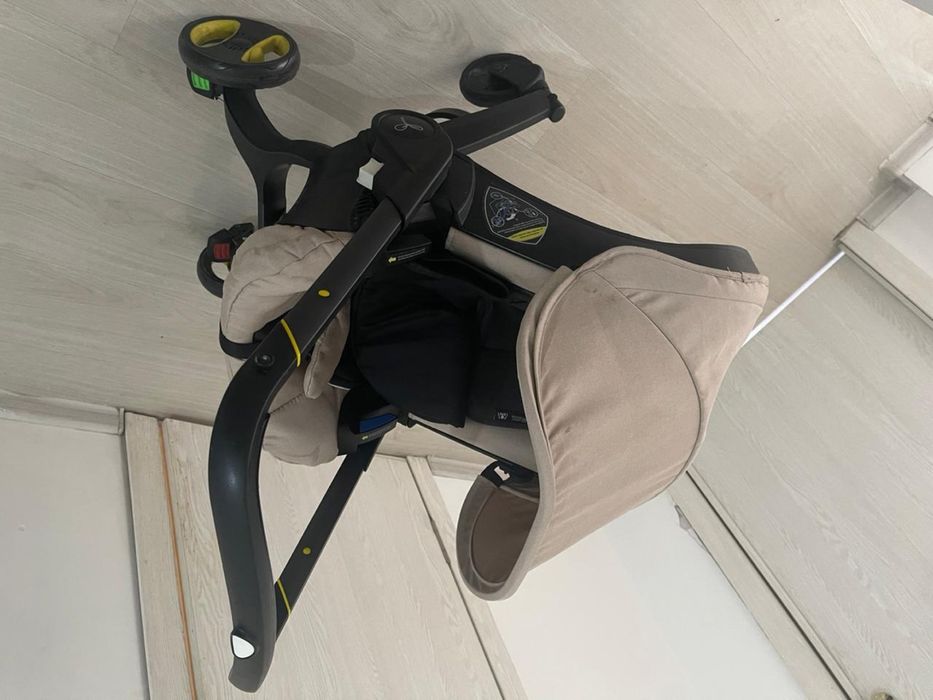 Коляска Doonaa