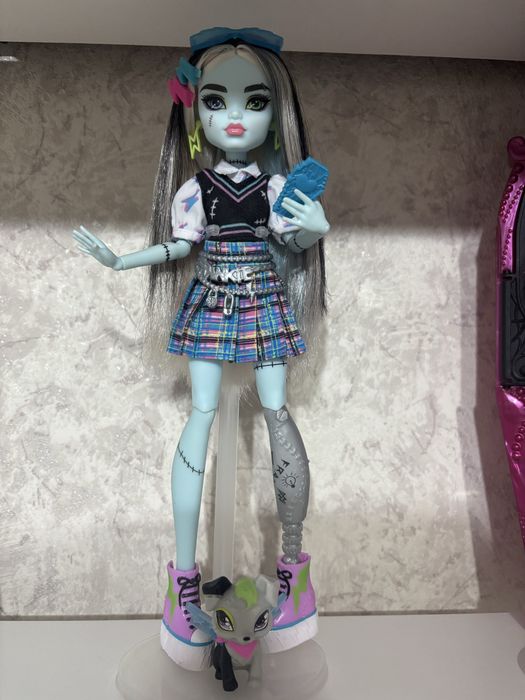 Продам куклу монстер хай