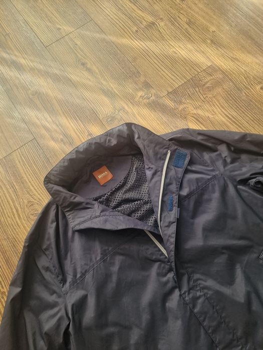 Страхотно мъжко яке ветровка HUGO BOSS размер XL