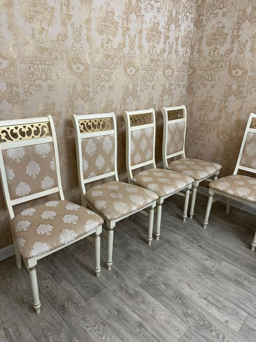 Продается набор стульев со столом