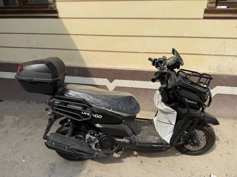 Скутер янги  бензин