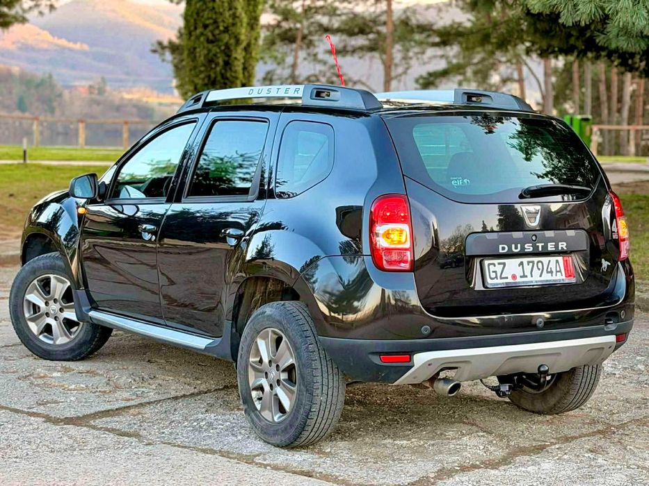 - IMPECABIL Dacia Duster 1.5dCI 115cp E6 4X4 PRESTIGE AN 2016