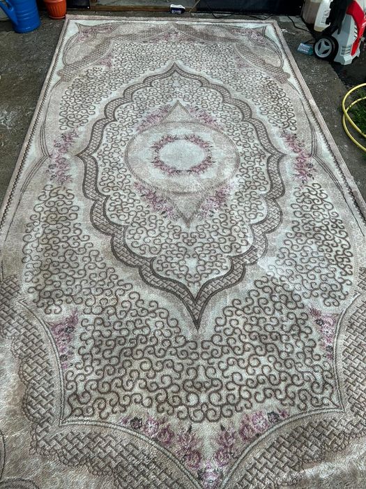 Продам ковёр состояние идеальное две штуки