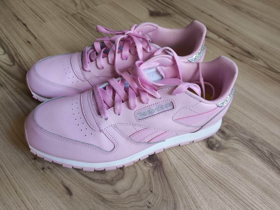Дамски (детски) розови маратонки Reebok