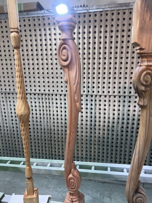 Balustrii lemn sculptati CNC