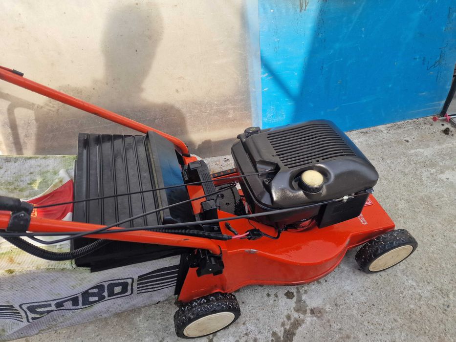 Masina de taiat iarba SABO c tractiune cos pornire la cheie BRIGGS 4CP