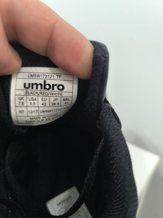 Стоножки за футбол 42  номер.За зала или твърди настилки