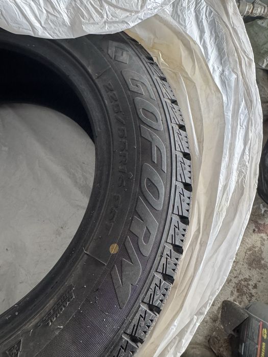 Шины зимний почти новый