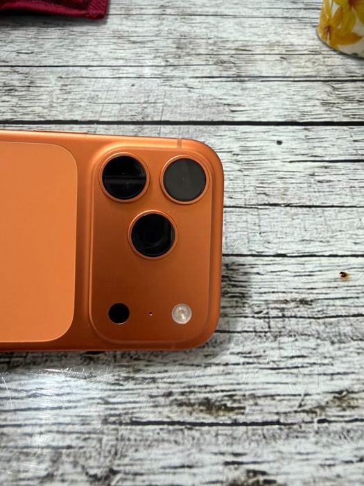 Продаю  Iphone 17pro