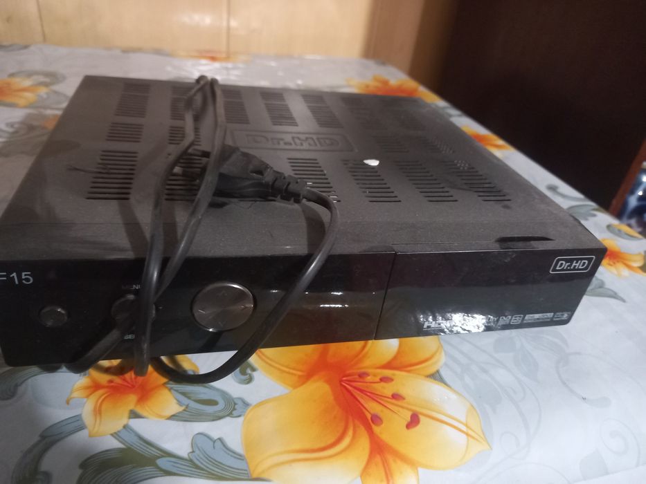 ТВ тюнер dr.HD F15 в добавок дается паробарическая  тарелка