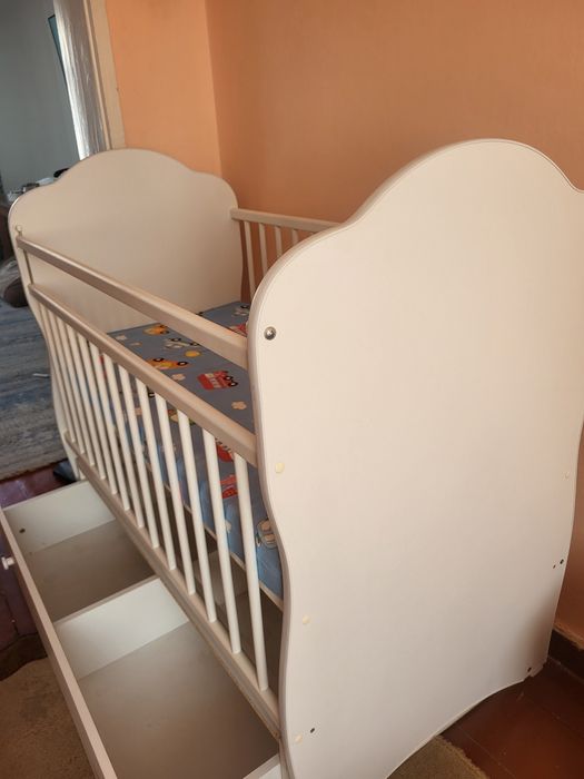 Продам кроватку с шезлонгом
