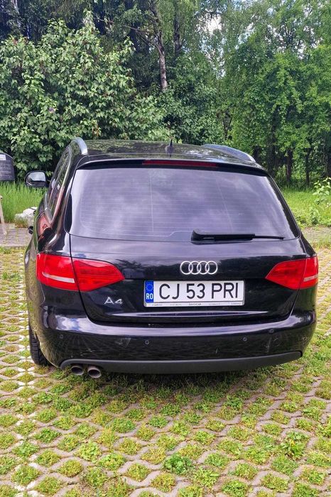 Vând Audi A4 B8 – 2.0 TDI, 143 CP, 2009 – 6000 €