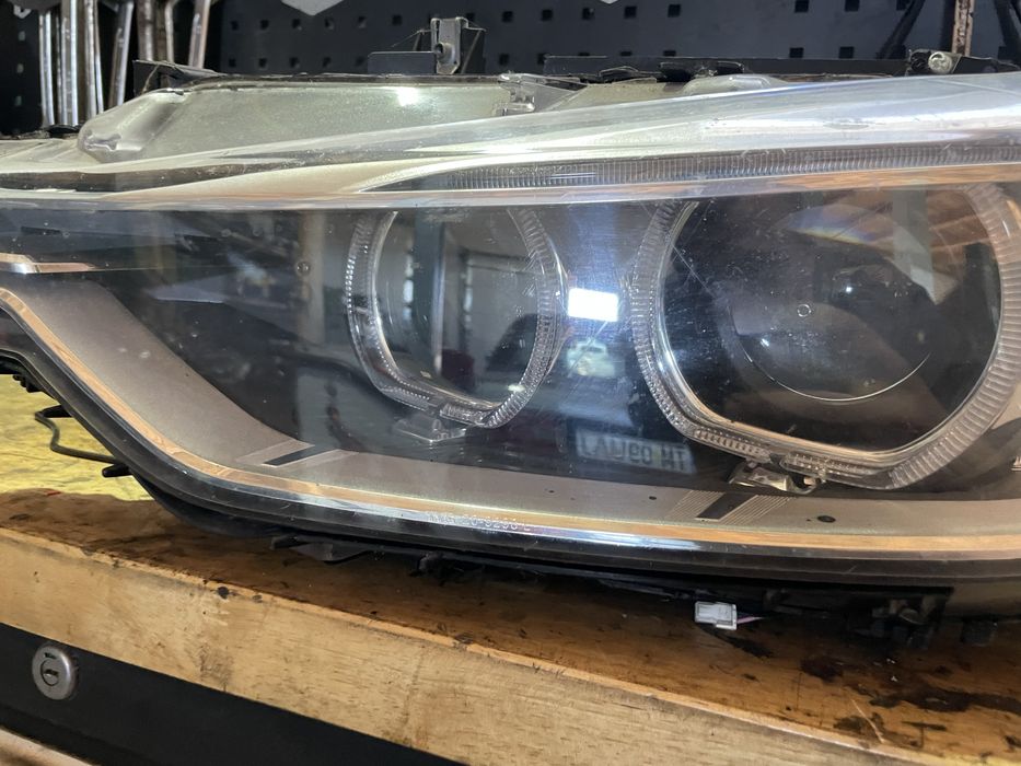 Far bmw f30 f31 stanga