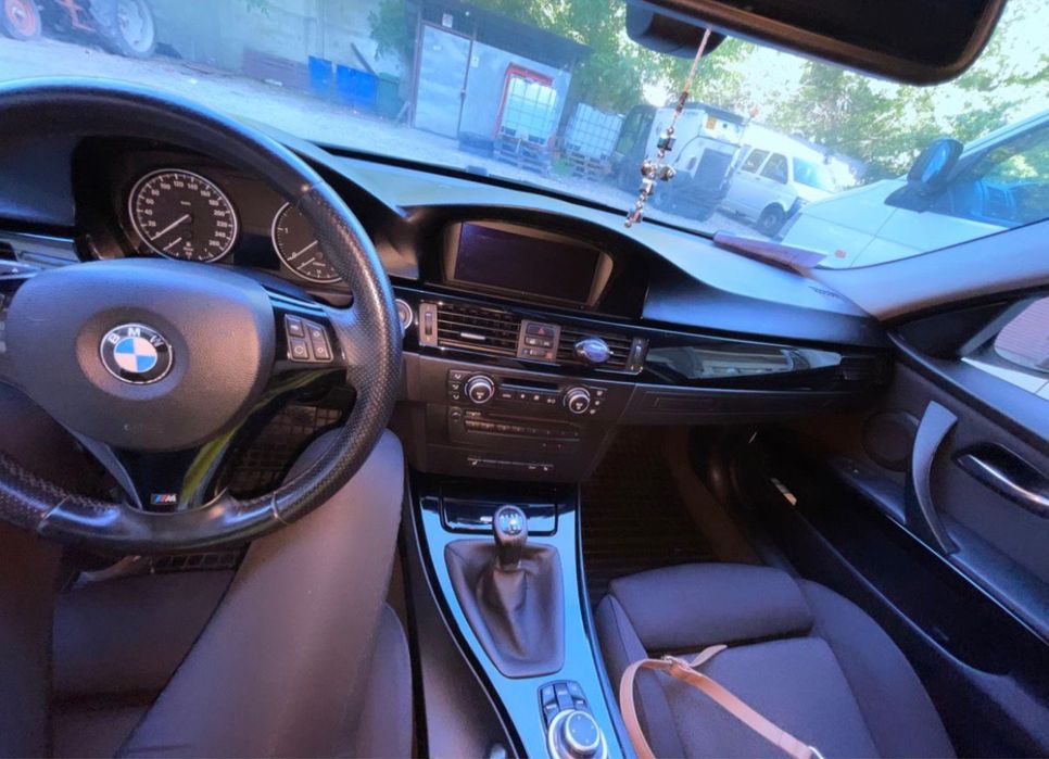 BMW    Seria 3       E90