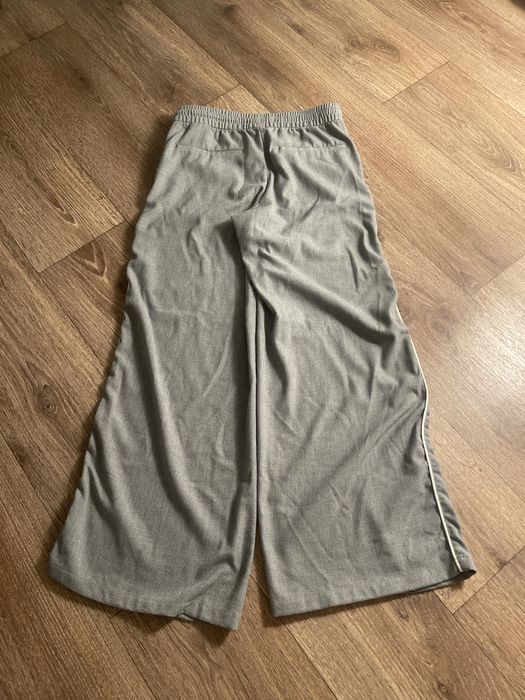 Серые штаны из H&M