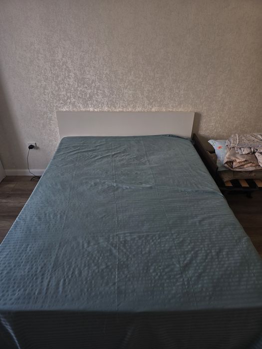 Продаю спальну кровать