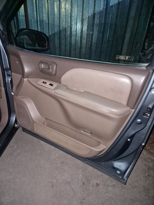 Тойёта сиенна продам