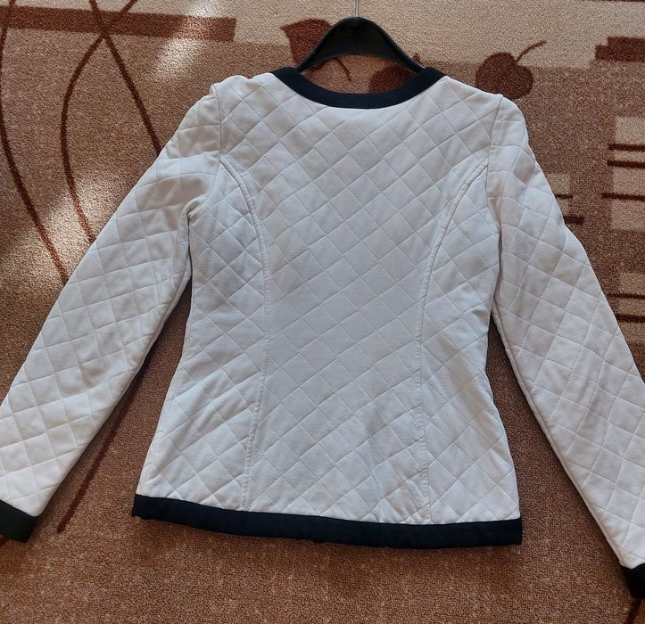 Дамско вталено якенце р-р М