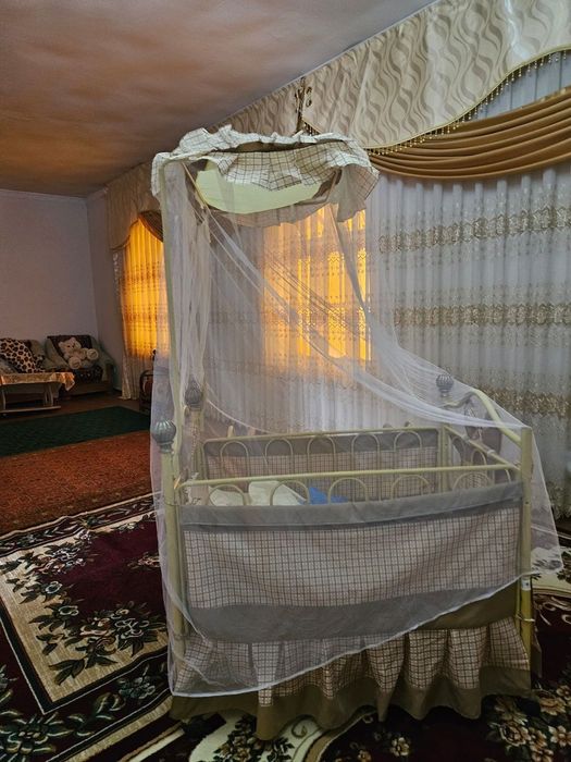 Детская кроватка