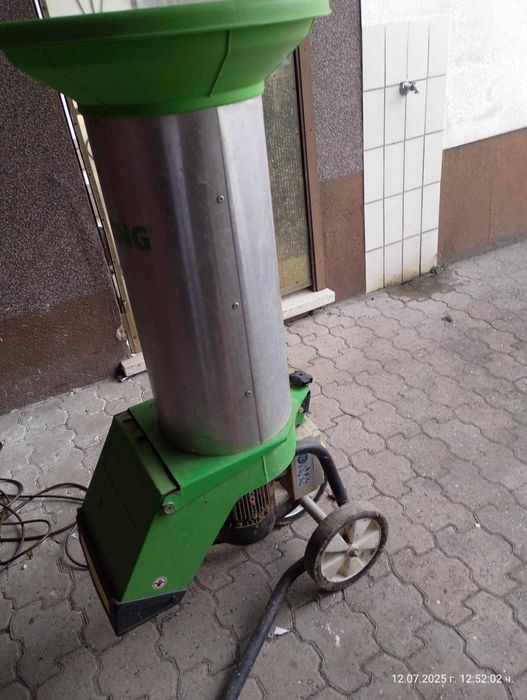 Дробилка за клони в много добро състояние