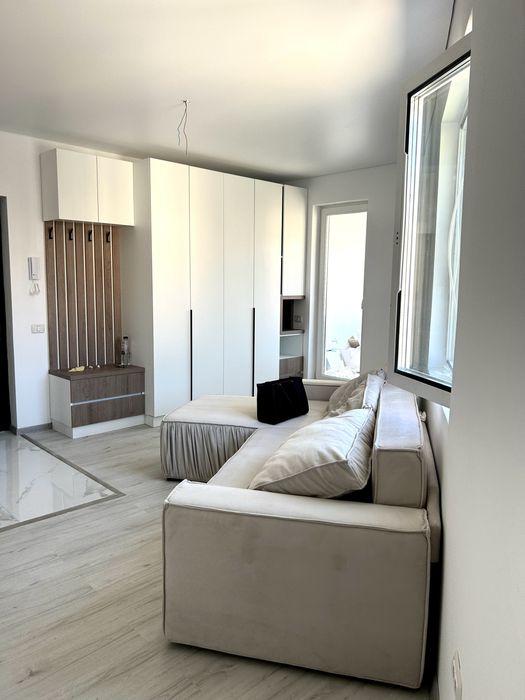 Inchiriez garsoniera Militari Residence