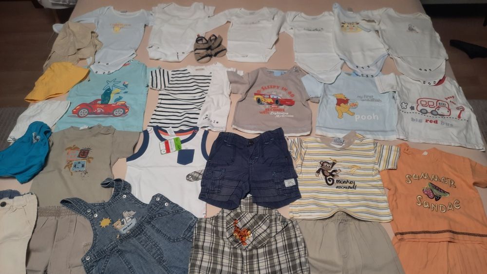 Lot body, tricouri și pantalonasi 6 -9 -12luni