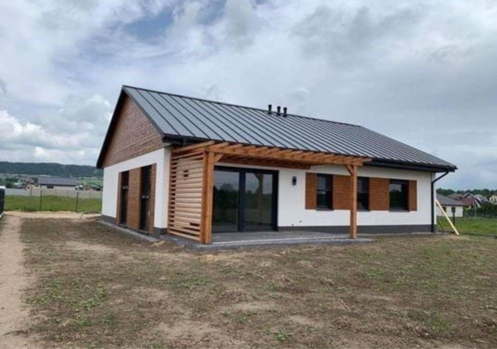 Vand case modulare izolate cu panouri sandwich