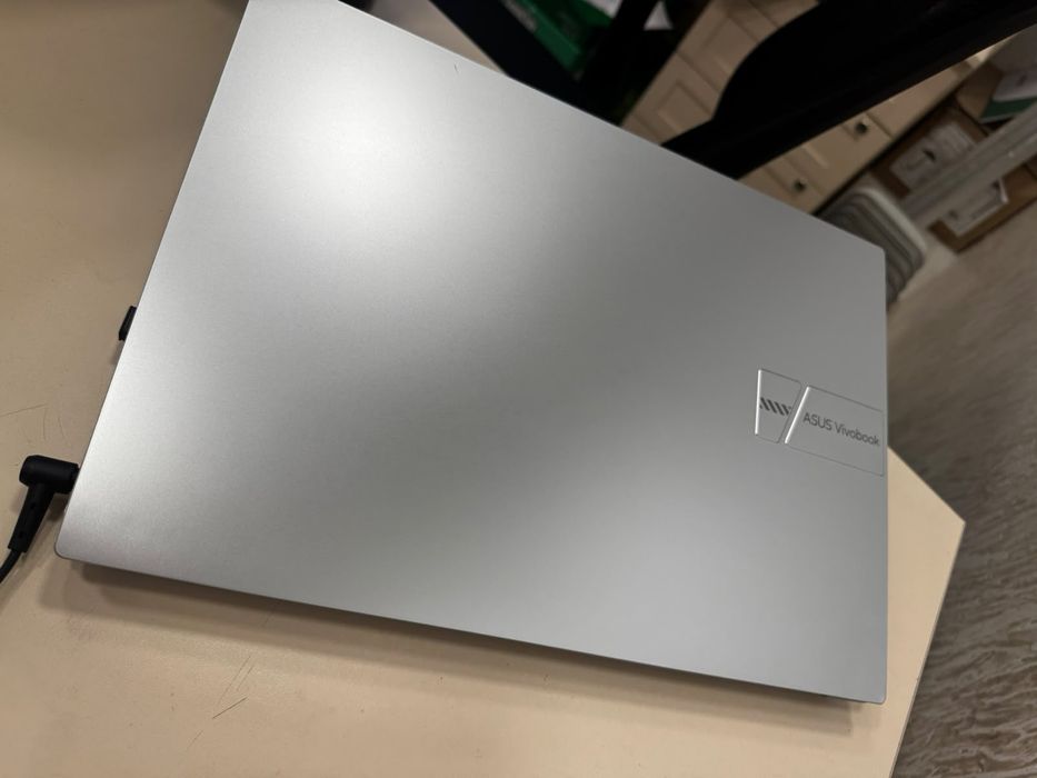 Asus vivabook 16