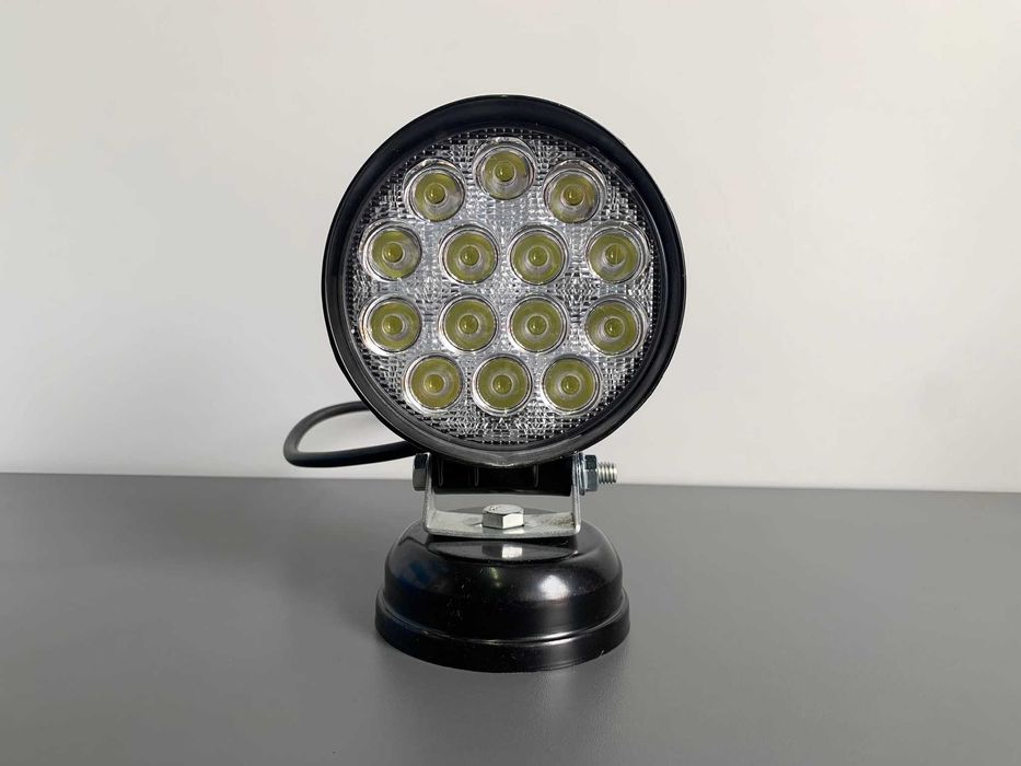 Proiector auto LED 42W rotund, radiator gros 45mm