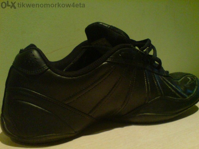 Маратонки  NIKE  !