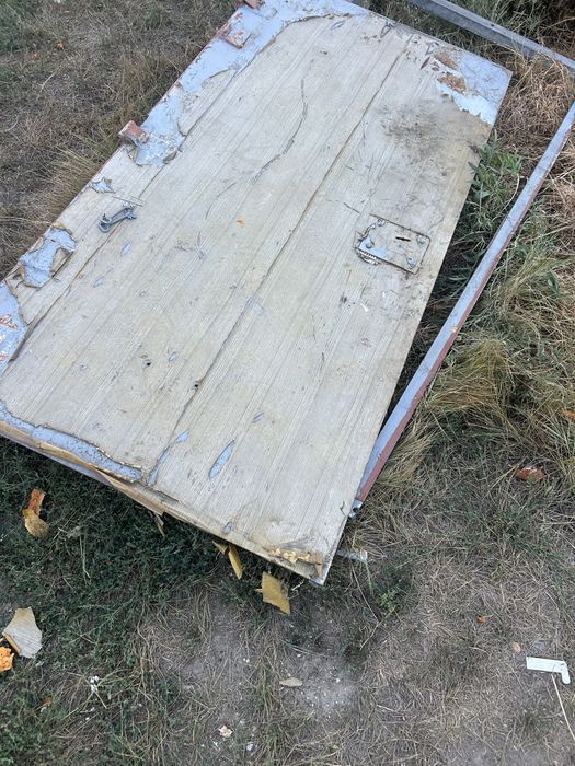 Продам металлические двери