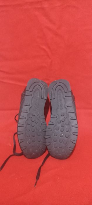 Продавам оригинални маратонки Reebok. Номер 37 ,4

Размер: 37,5 евро (