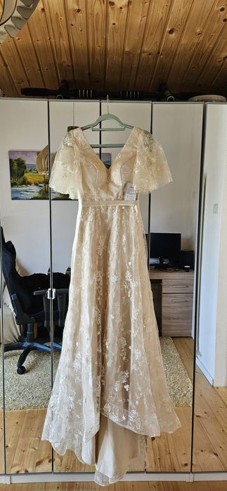 Rochie mireasă crem nouă