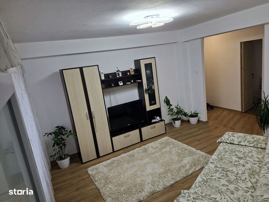 3 camere Banat , RENOVAT  Decomandat / Centrală , preț NEGOCIABIL