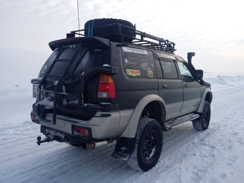 Продам машину внедорожник