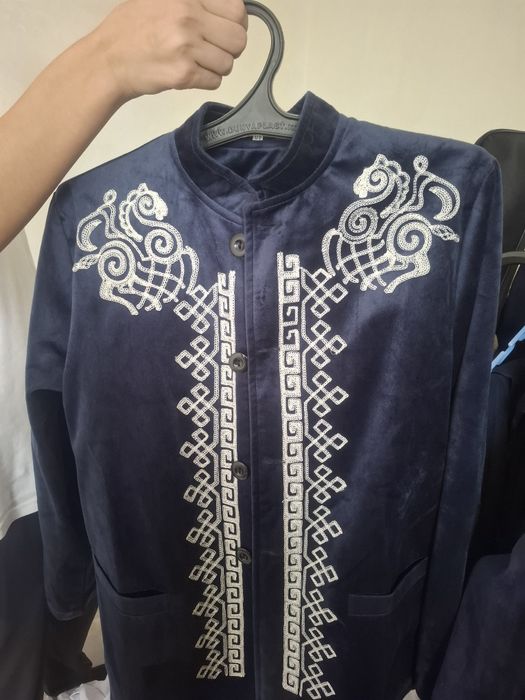 Продается на мальчика камзол