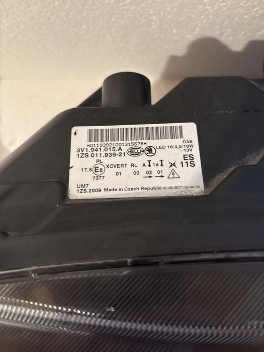 Фар skoda superb 3