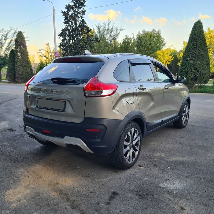 Lada X-Ray Cross 2020 год в отличном состоянии с минимальным пробегом