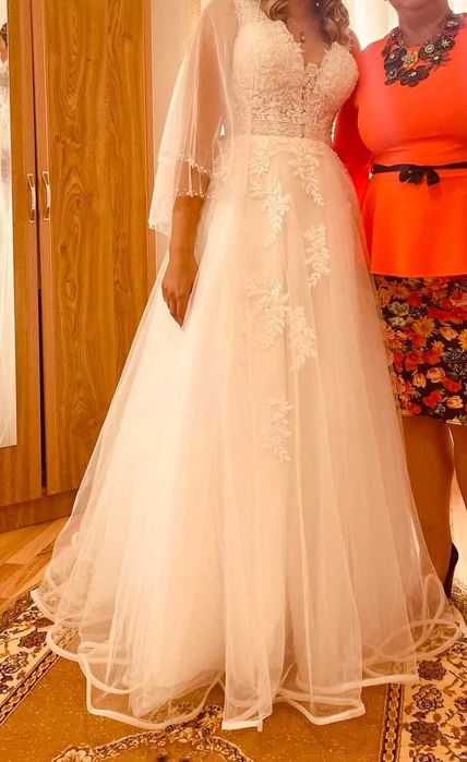 Vand rochie de mireasa Lavy Design , model A line - stare foarte buna.