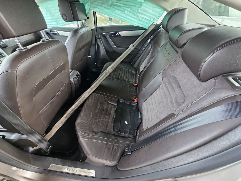 Vand dezmembrez vw passat B7  , 60000 km , 1.8 tsi , 160 cp ,  AVARIAT