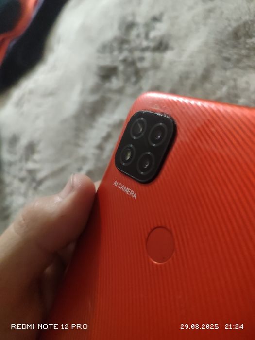 Обменяю два телефона на один