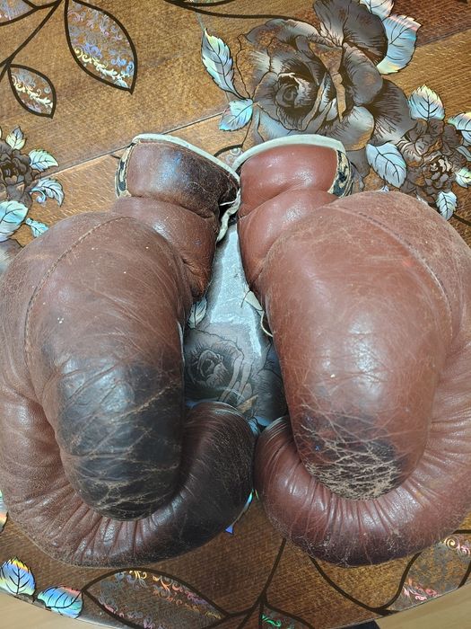 Боксови ръкавици