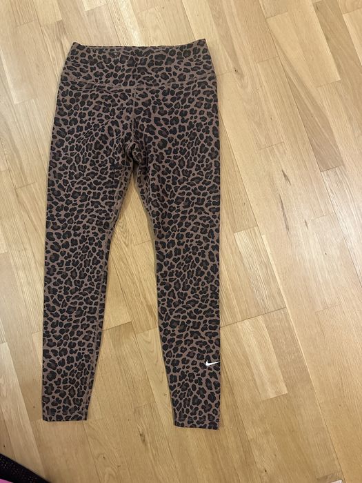 Спортни клинове/ комплект Nike Oysho