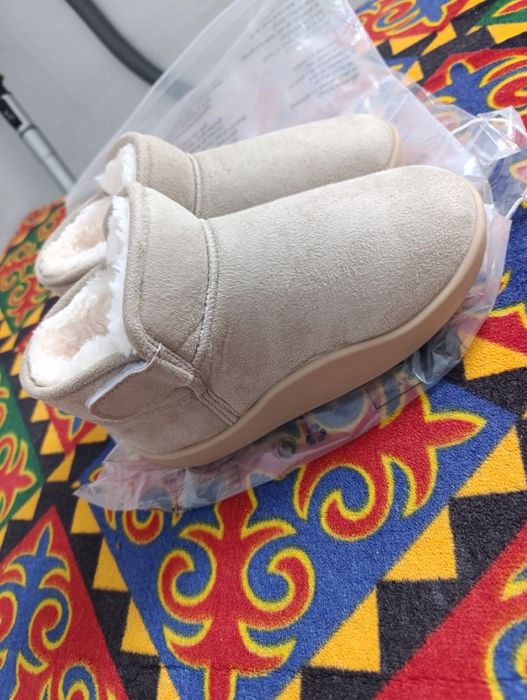 Продам детские угги