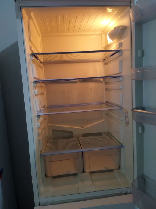 Холодильник рабочий
