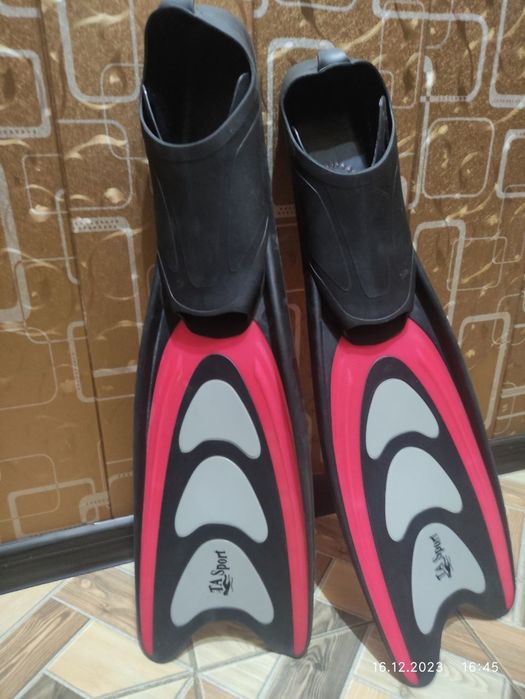 Продаются ласты, в хорошем состоянии.