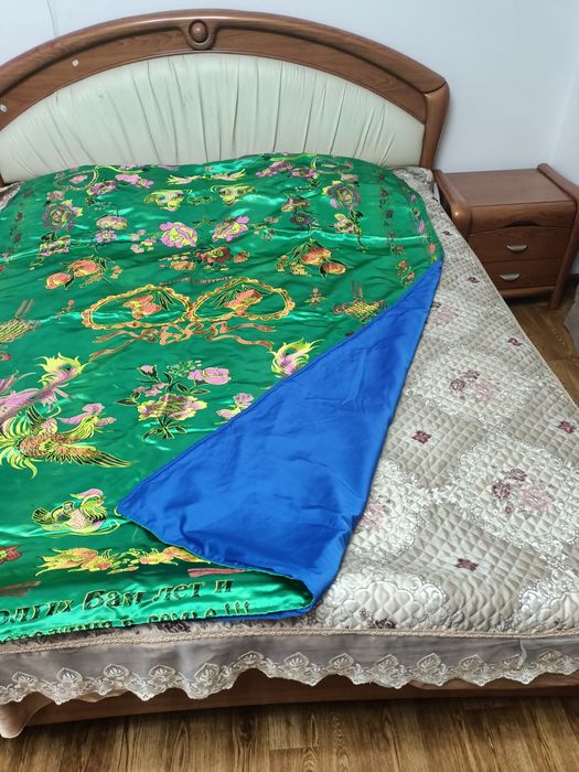 Продам покрывало, сшитое вручную