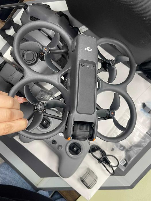 DJI Avata 2 FPV Fly More Combo - Utilizat, Funcțional