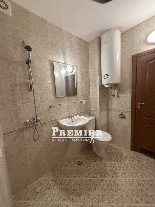 Двустаен апартамент с просторна тераса в северната част в Слънчев бряг