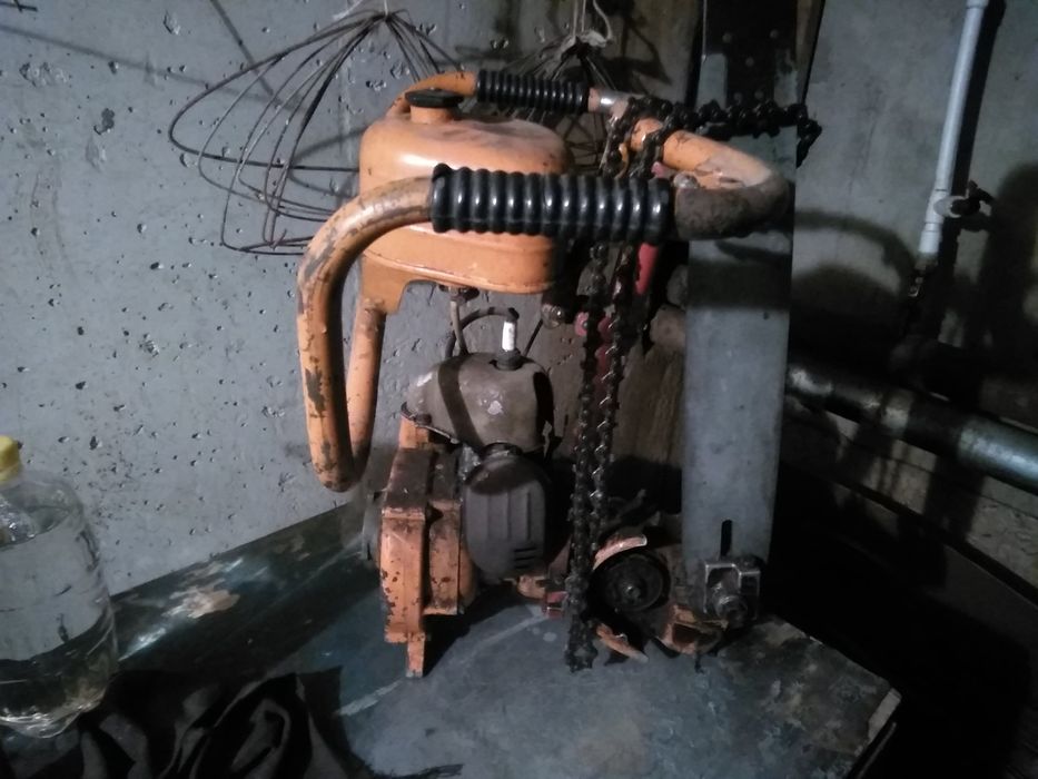 Продам бензопилу дружба